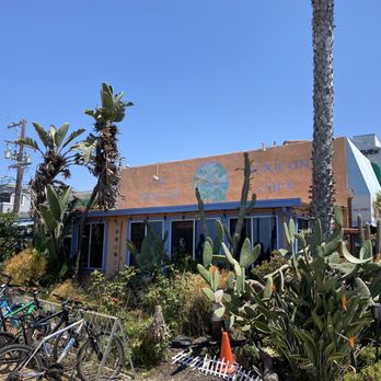 La Playita Restaurant - Exterior - Mexican Near Me - Hermosa Beach, California La Playita Restaurant - Exterior - Mexican Near Me - Hermosa Beach, California