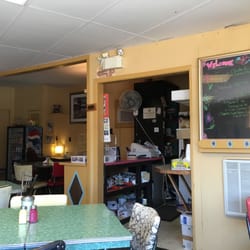 The Full Cup - Quaint and cozy.