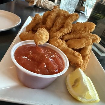 Highland House Restaurant - Fried Calamari w/ horseradish cocktail sauce (the kind that goes up the nose!) - American Near Me - Mount Shasta, California