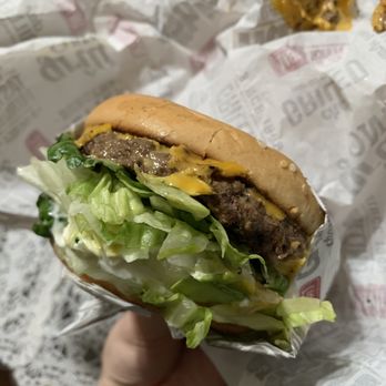 Habit Burger & Grill - Cheeseburger with extra lettuce and tomato - Burgers Near Me - Albany, California Habit Burger & Grill - Cheeseburger with extra lettuce and tomato - Burgers Near Me - Albany, California