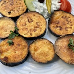 Korfu - Auberginen gebraten dazu Tzatziki / Fried eggplant