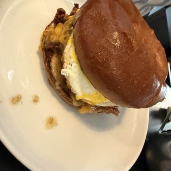 Eating House - Breakfast burger - Beer, Wine & Spirits Near Me - Miami, Florida