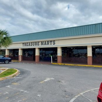 Treasure Marts - Antiques Near Me - Mount Dora, Florida