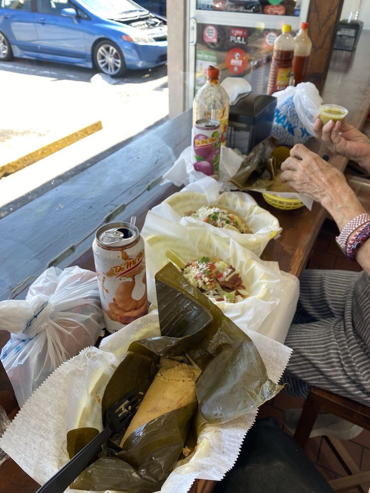 La Favorita Grocery Store