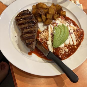 Alina’s Cafe - Chilaquiles with steak and red sauce. - Cafes Near Me - Des Moines, Washington