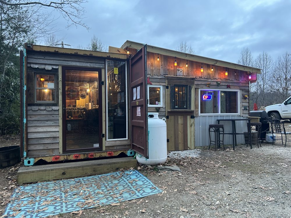 LITTLE SWITZERLAND ORCHARD, CIDERY, WINERY & BREWERY Winery at 539