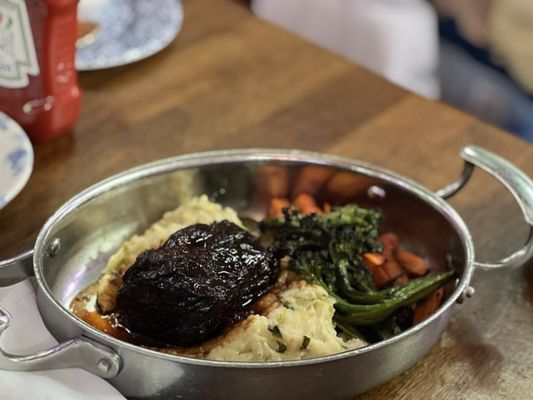 Raglan Road Irish Pub by null