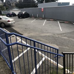 Temporary store parking lot~