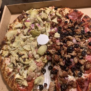 Lamppost Pizza - Half Combo, half Gourmet Chicken. - Pizza Near Me - Grass Valley, California