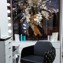 Oscar Sabha Salon