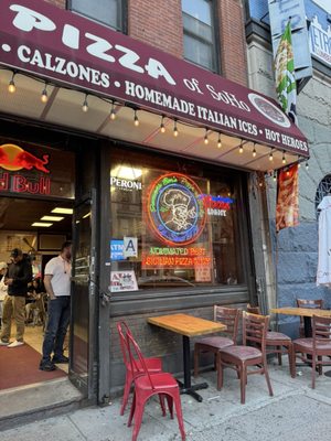 Famous Ben's Pizza by null