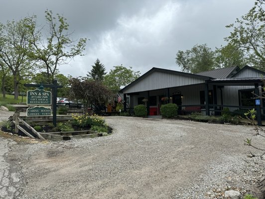 Inn & Spa at Cedar Falls by null