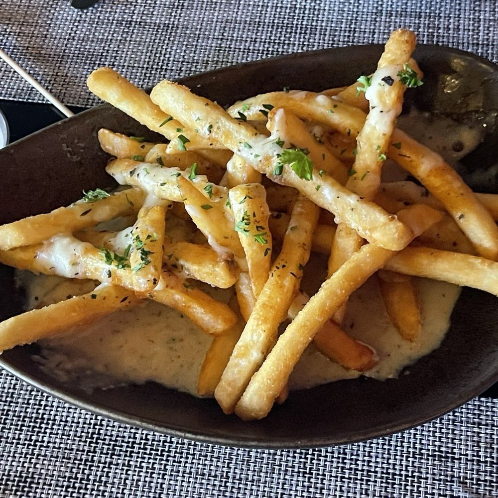 Mango Haus Lounge - Garlic fries - New American Near Me - Tehachapi, California