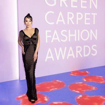 E Lexi - Green Carpet Fashion Award - Hair Stylists Near Me