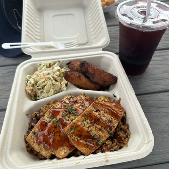AbiKi's Caribbean Flavas - Tofu plate with rice and peas, plantains, and coleslaw - Food Trucks Near Me - Kahului, Hawaii