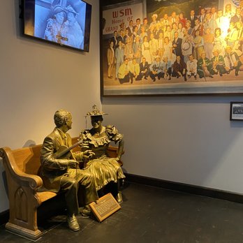 Ryman Auditorium - Minnie Pearl statue. - Music Venues Near Me - Nashville, Tennessee