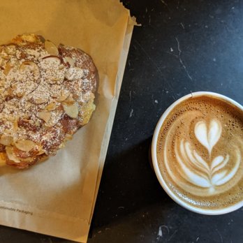 Blue Bottle Coffee - Bryant Park - Coffee & Tea Near Me - New York, New York