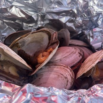 Jody & Jodee's Fishery - Steamers - Seafood Markets Near Me - Neptune, New Jersey