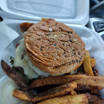 Rachel's on 16th - Double burger - American Near Me - Wheeling, West Virginia Rachel's on 16th - Double burger - American Near Me - Wheeling, West Virginia