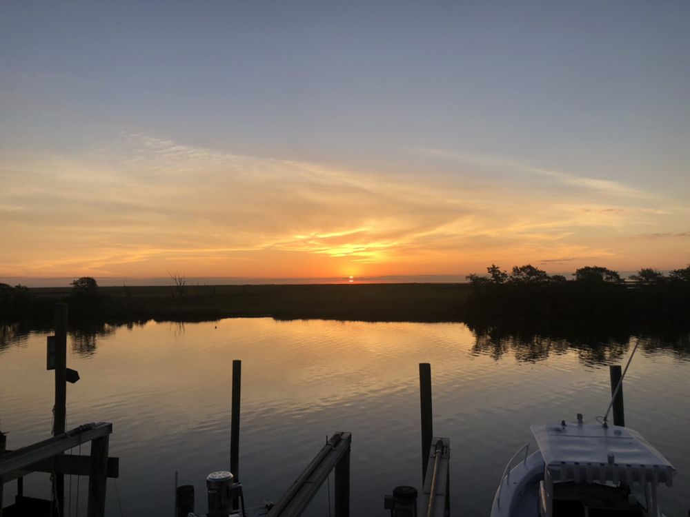 TRADEWINDS MARINA, LODGE AND RESTAURANT Updated June 2024 22 Photos