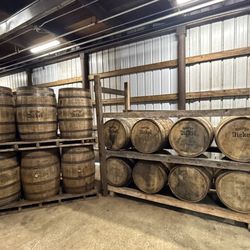 George Dickel - Two ways of storing and aging the product in Oak barrels