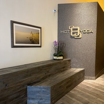 Hot 8 Yoga - Entrance from the parking lot area! - Yoga Near Me - Sherman Oaks, California