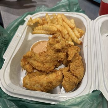 Raising Cane's Chicken Fingers - Chicken Shop Near Me - Boston, Massachusetts Raising Cane's Chicken Fingers - Chicken Shop Near Me - Boston, Massachusetts
