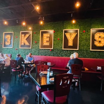 3 Keys Restaurant and Georgetown Tavern - Great new space in Georgetown! Fun bar, little lounge and cool dining room! - Pubs Near Me - Redding, Connecticut 3 Keys Restaurant and Georgetown Tavern - Great new space in Georgetown! Fun bar, little lounge and cool dining room! - Pubs Near Me - Redding, Connecticut
