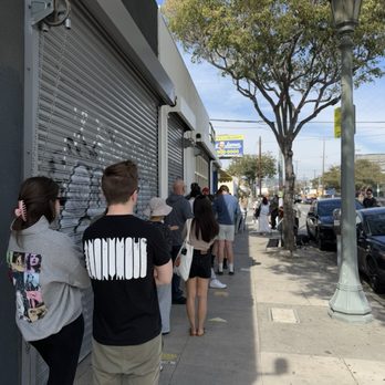 Courage Bagels - Long line on Sunday - Bagels Near Me - Los Angeles, California Courage Bagels - Long line on Sunday - Bagels Near Me - Los Angeles, California