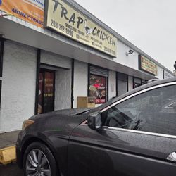 Trap Chicken - Exterior
