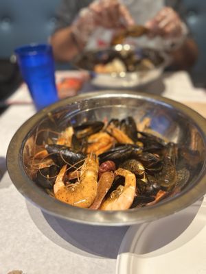 The Vikings Boiling Seafood by null