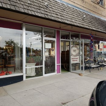Days Gone By Antiques - Antiques Near Me - Choteau, Montana Days Gone By Antiques - Antiques Near Me - Choteau, Montana