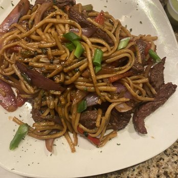 Peru 941 - Tallarín Saltado. Nothing left! - Peruvian Near Me - Sarasota, Florida
