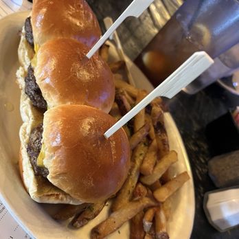 Main Street Pub - Sliders - Burgers Near Me - Glen Ellyn, Illinois Main Street Pub - Sliders - Burgers Near Me - Glen Ellyn, Illinois