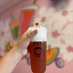B&B Boba & Bánh Mì - Guava Tea with Floating Cream