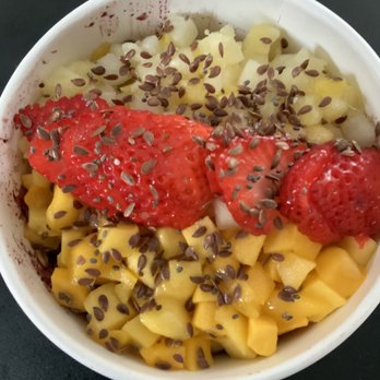 Raining Berries - paradise bowl - Coffee & Tea Near Me - Temple Terrace, Florida