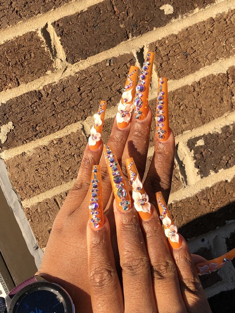 ADRIANNA’S NAILS AND BEAUTY Updated October 2024 19175 Merriman Rd