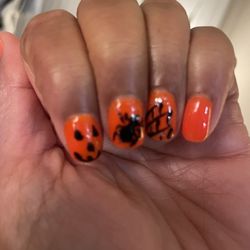 Hana Nails - Gel with Halloween  designs.
