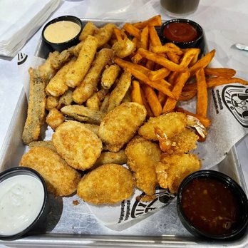 Crawfish King - Sample platter: Choice of 4 appetizers - Cajun/Creole Near Me - Seattle, Washington