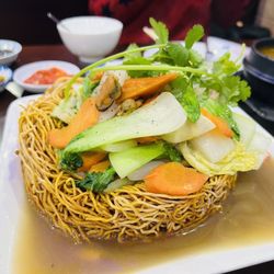 De Nhat Lau & Oc - Crispy egg noodle