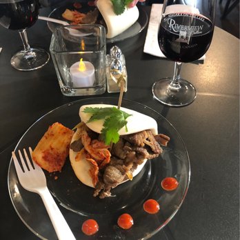 Riverview Cellars Winery - Smoked brisket on a bao bun with spicy Kimchi and sriracha - Wineries Near Me - Niagara On the Lake, Ontario Riverview Cellars Winery - Smoked brisket on a bao bun with spicy Kimchi and sriracha - Wineries Near Me - Niagara On the Lake, Ontario