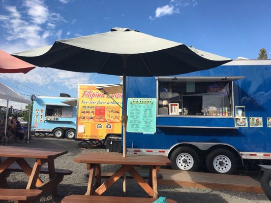 Milwaukie Station Food Cart Pod by null