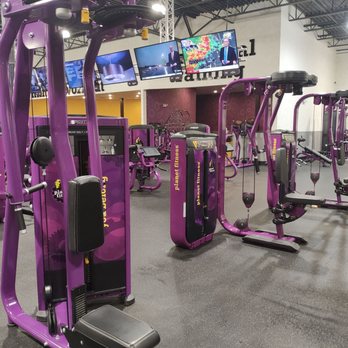 Planet Fitness - THREE peck decks - Gyms Near Me - Tulsa, Oklahoma Planet Fitness - THREE peck decks - Gyms Near Me - Tulsa, Oklahoma