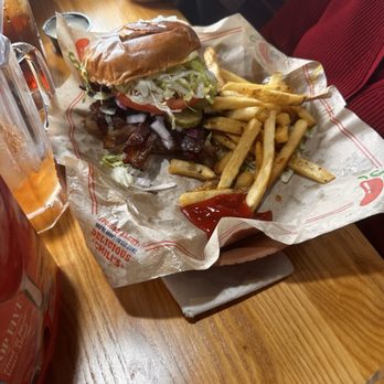 Chili's - Oldtimer Burger - American Near Me - Lady Lake, Florida