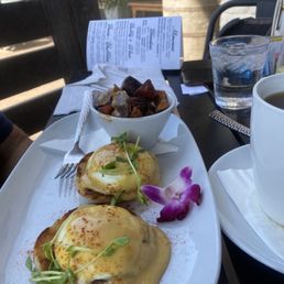 Eggs Benedict