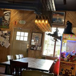 Mugg's of Mille Lacs - Cool lighting