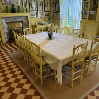 Jardins et Maison de Claude Monet - Dining Table with more seats along the walls - Museums Near Me - Giverny, 27