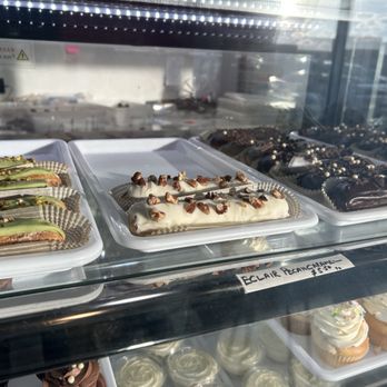 Petit Delights Desserts - Éclairs - Bakeries Near Me - Scarborough, Ontario