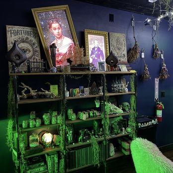 Bones and Botanicals - Interior - Tea Rooms Near Me - Wallingford, Connecticut