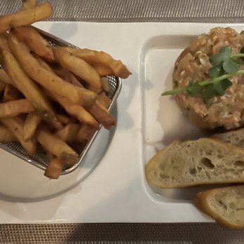 Restaurant Calvi - Salmon Tartare - Italian Near Me - Laval, Quebec Restaurant Calvi - Salmon Tartare - Italian Near Me - Laval, Quebec